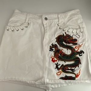 Honey Punch white dragon jean skirt